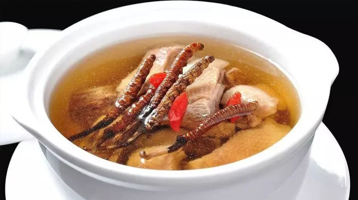 冬蟲(chóng)夏草煲湯的最佳季節(jié)，喝對(duì)事半功倍