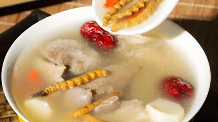 冬蟲夏草煲湯:解鎖高原珍品的滋補(bǔ)新方式